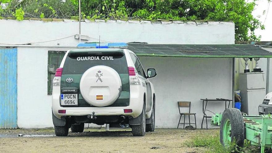 Un coche de la Guardia Civi, el día que se hizo la operación.