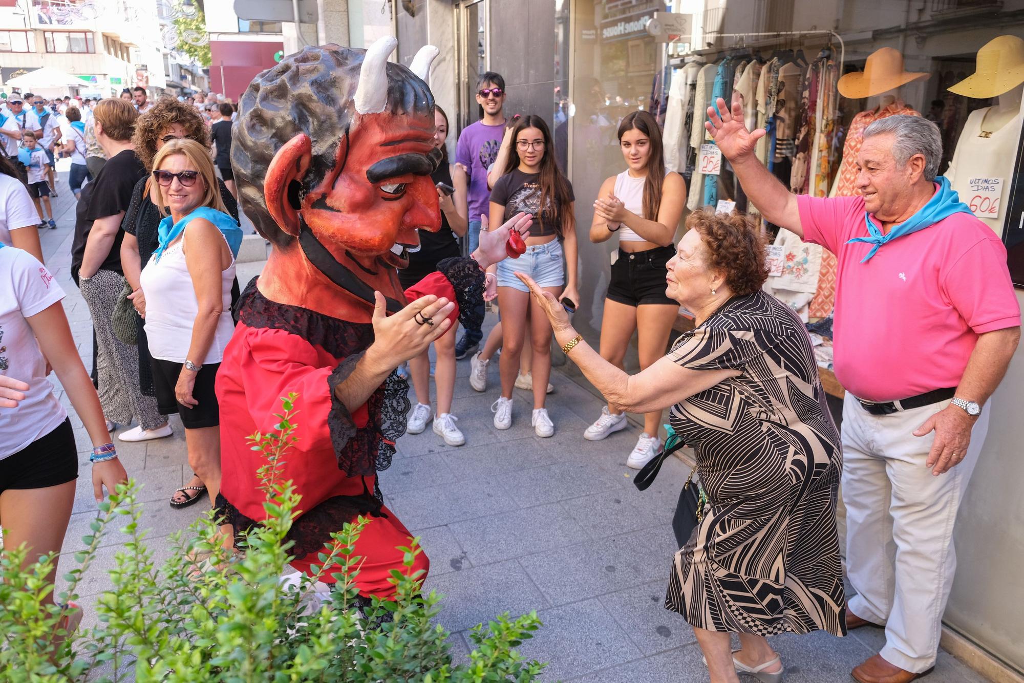 Así ha sido el "Correr la traca" y la suelta de globos de las Fiestas Mayores de Elda