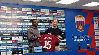 Mo Dauda en su presentación: "Veo el club con buenos objetivos"