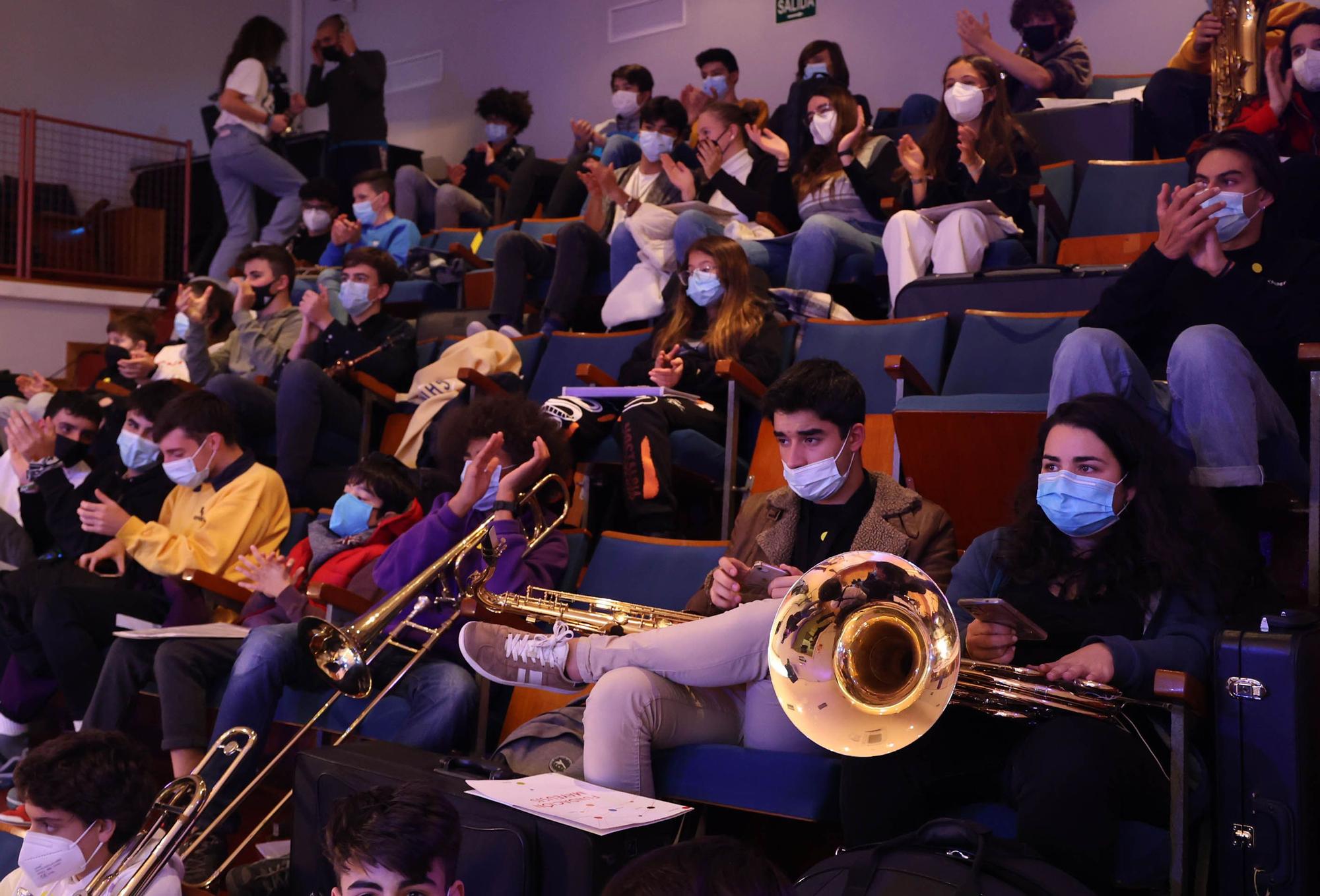 Joan Chamorro desata la locura por el jazz y llena Mayeusis