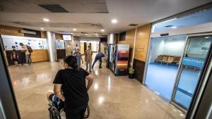 Entrada del centro de urgencias de atención primaria (CUAP) Manso, en Barcelona.