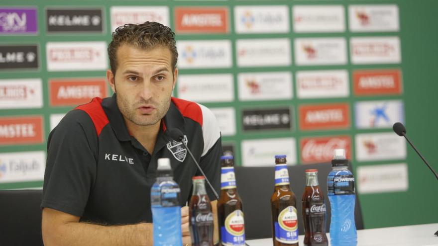 Rubén Baraja, en la sala de Prensa del estadio Martínez Valero