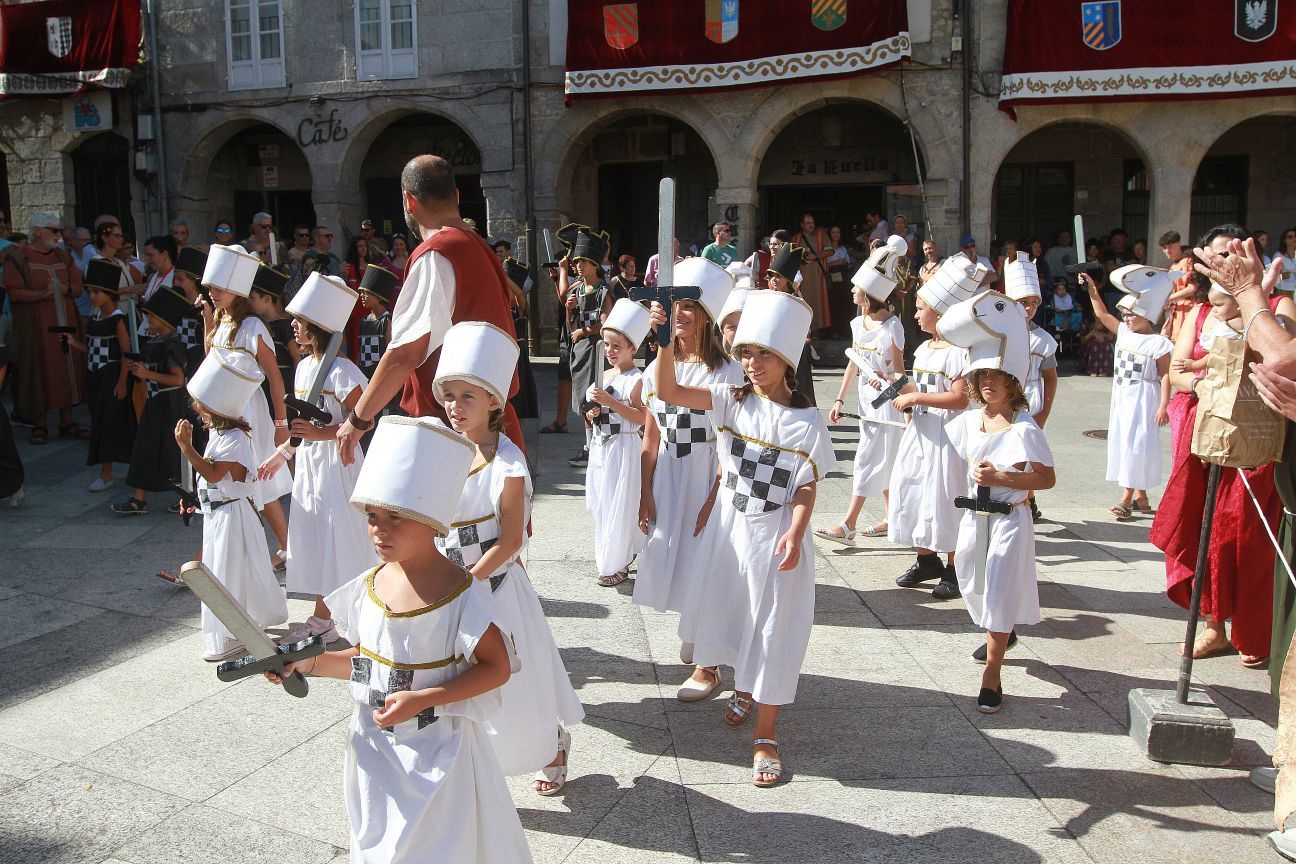 Ribadavia viaja a la Edad Media: maravedíes y fiesta en su día grande