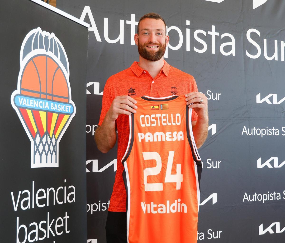 Matt Costello, con el número 24 que lucirá en el Valencia Basket