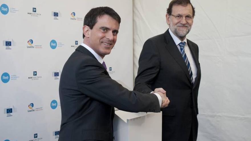 Rajoy y Valls inauguran un nuevo enlace que reducirá la factura eléctrica