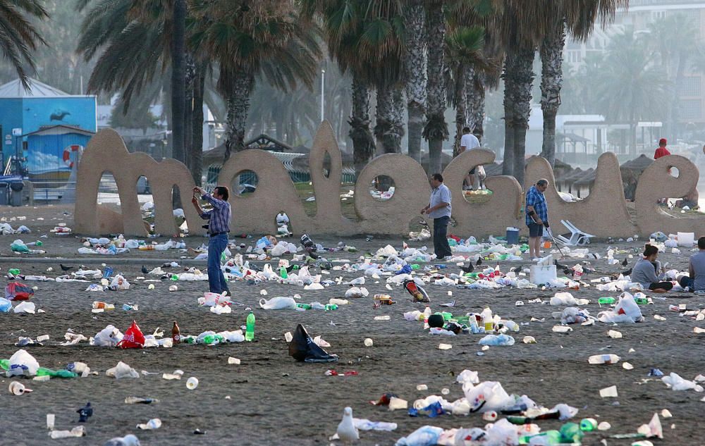 Así han quedado las playas después de la Noche de San Juan