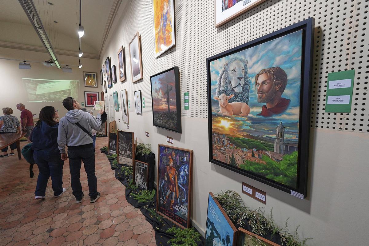 Alguns dels cartells que es poden veure a l'exposició.