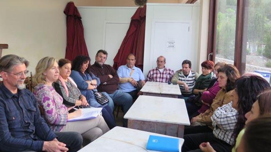 Momento de la reunión con las asociaciones.