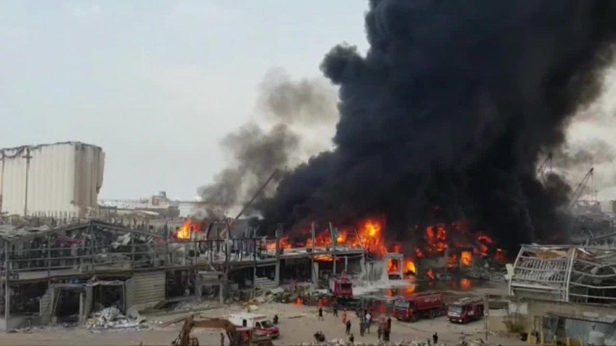 Un incendio afecta al puerto de Beirut, poco más de un mes después de la explosión