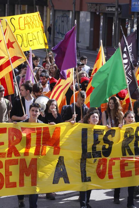 Vaga d'estudiants per demanar la rebaixa de les taxes a Girona