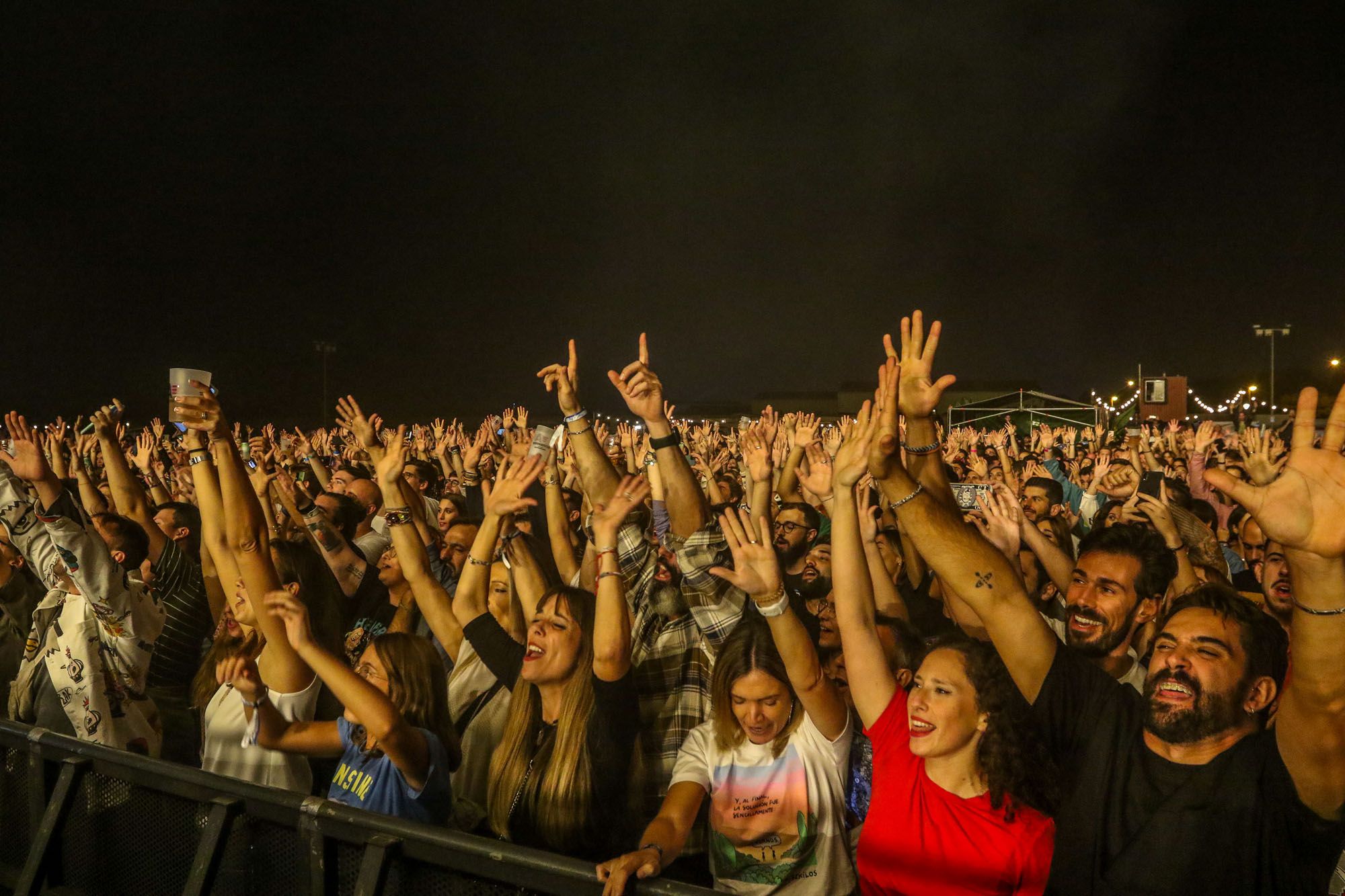 El concierto de Izal en el Autocine de Málaga, en imágenes