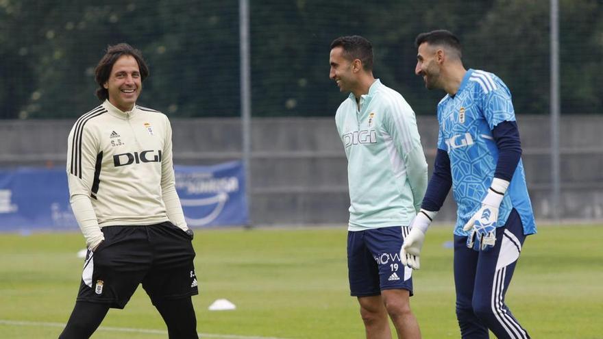 El &quot;superviviente&quot; del Oviedo que ha visto pasar a siete entrenadores y más de 100 jugadores