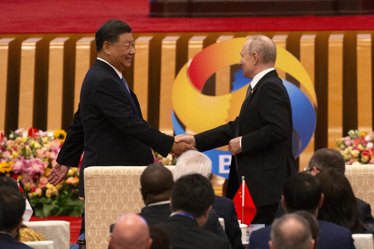 Vladímir Putin se reúne con Xi Jinping en Pekín