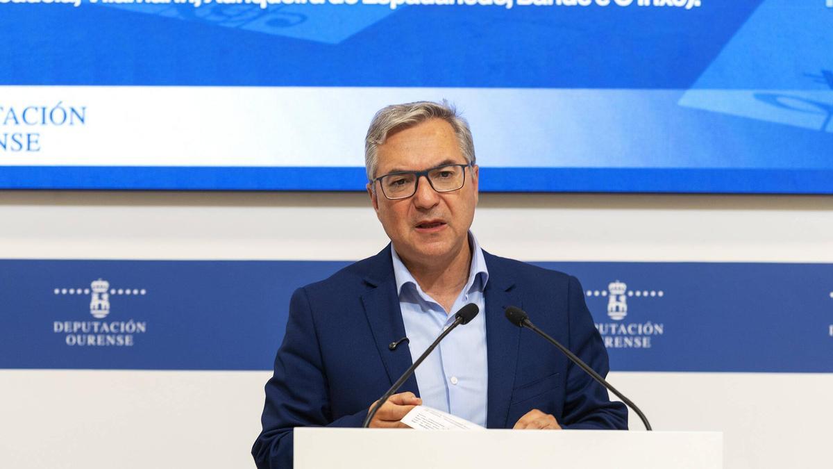 Luis Menor,  en la rueda de prensa posterior a la Xunta de Goberno Local.