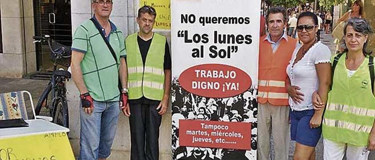 Imagen de una de las campaÃ±as de la asociaciÃ³n de parados mayores de las islas.