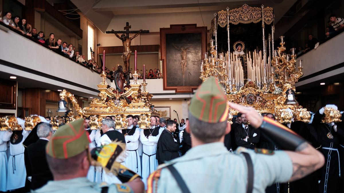 Salida del Cristo de la Buena Muerte (Mena)