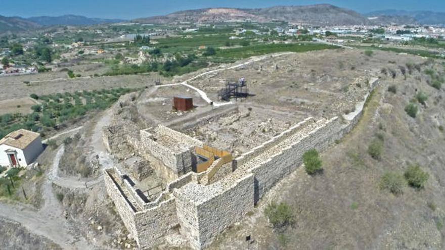 Fotografía aérea del yacimiento de Begastri, uno de los lugares de valor arqueológico más destacados de la zona.