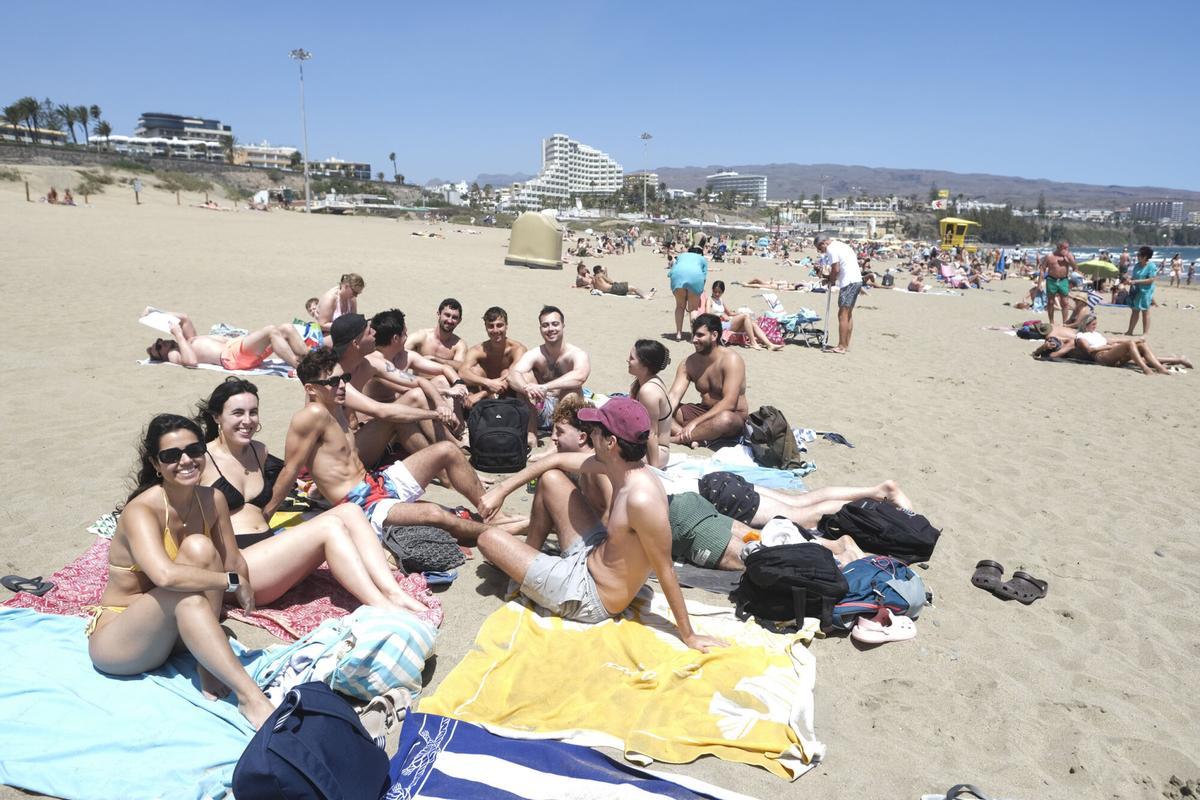 Las playas del sur recobran vida en Semana Santa