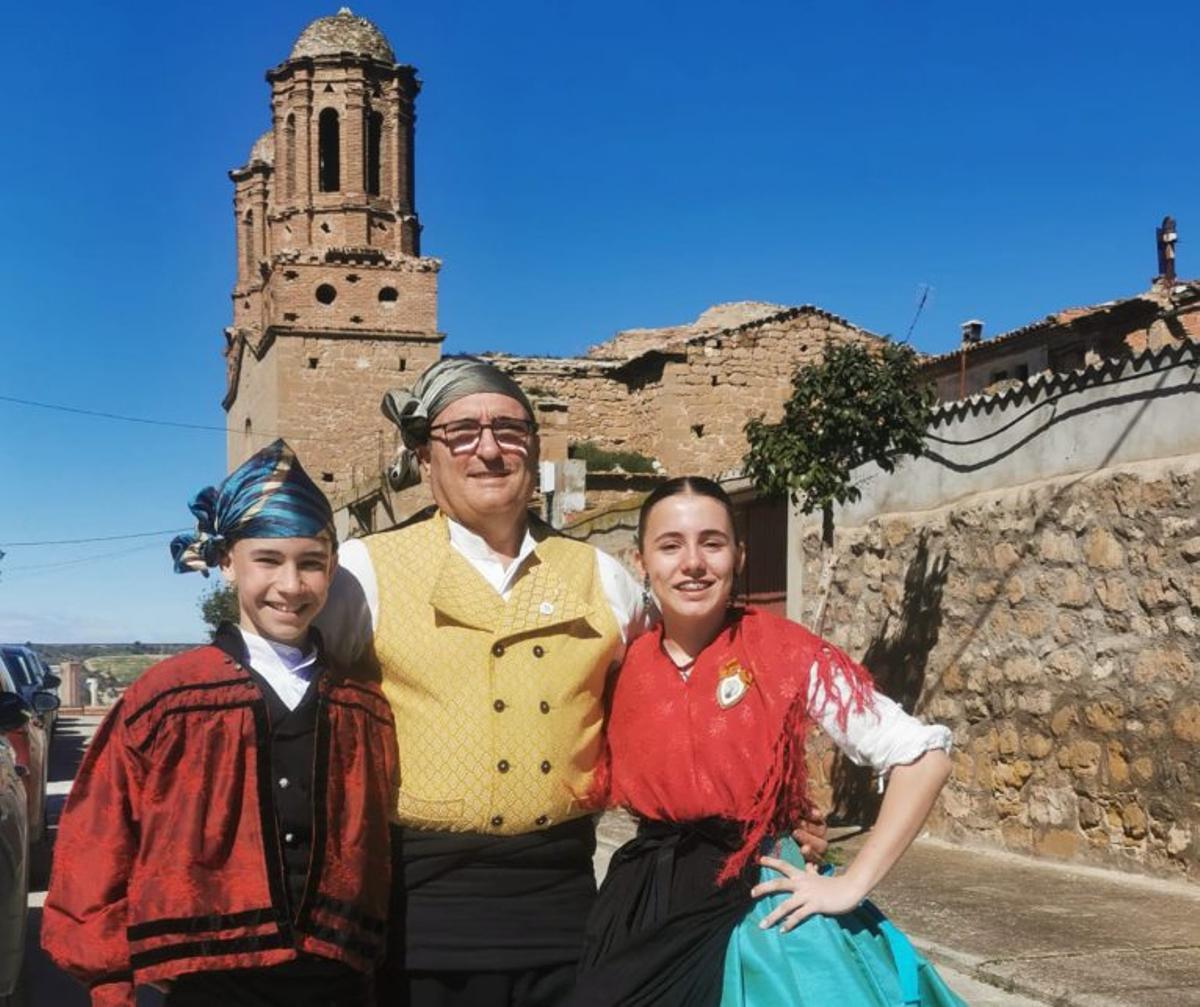 José Manuel, Lucía y Pablo de Urrea en Escatrón.