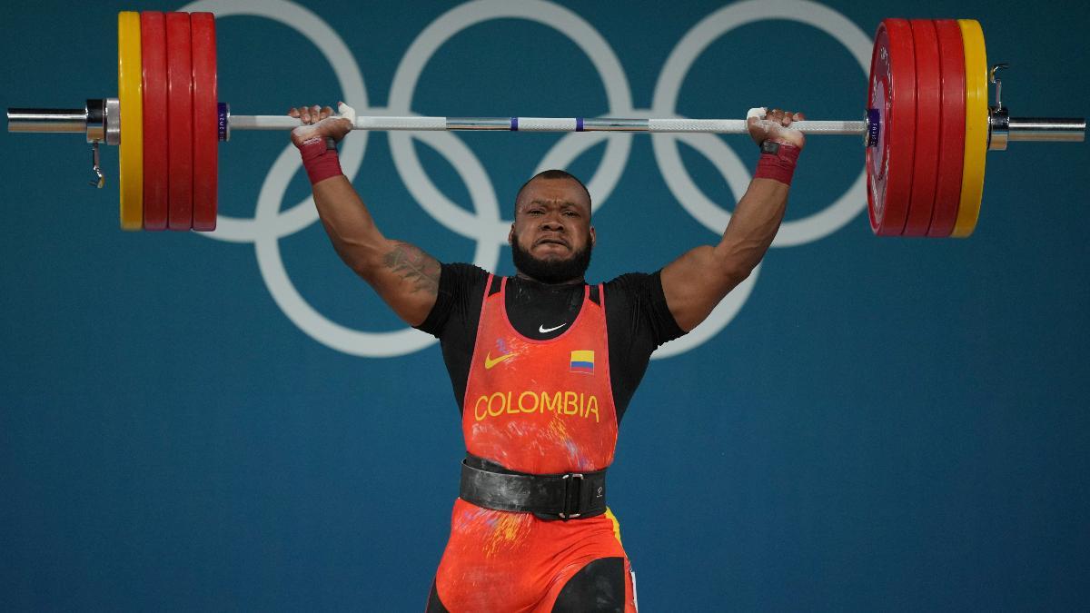 Yeison López, medalla de plata en halterofilia