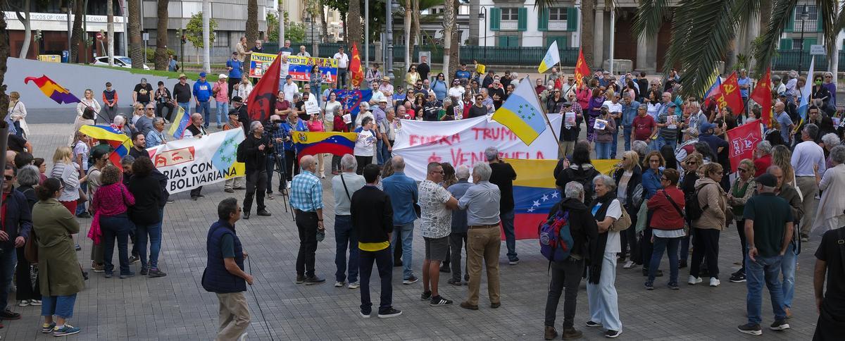 Concentración en apoyo al pueblo venezolano en Gran Canaria