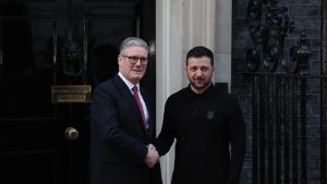 Zelenski es reuneix amb Starmer a Londres