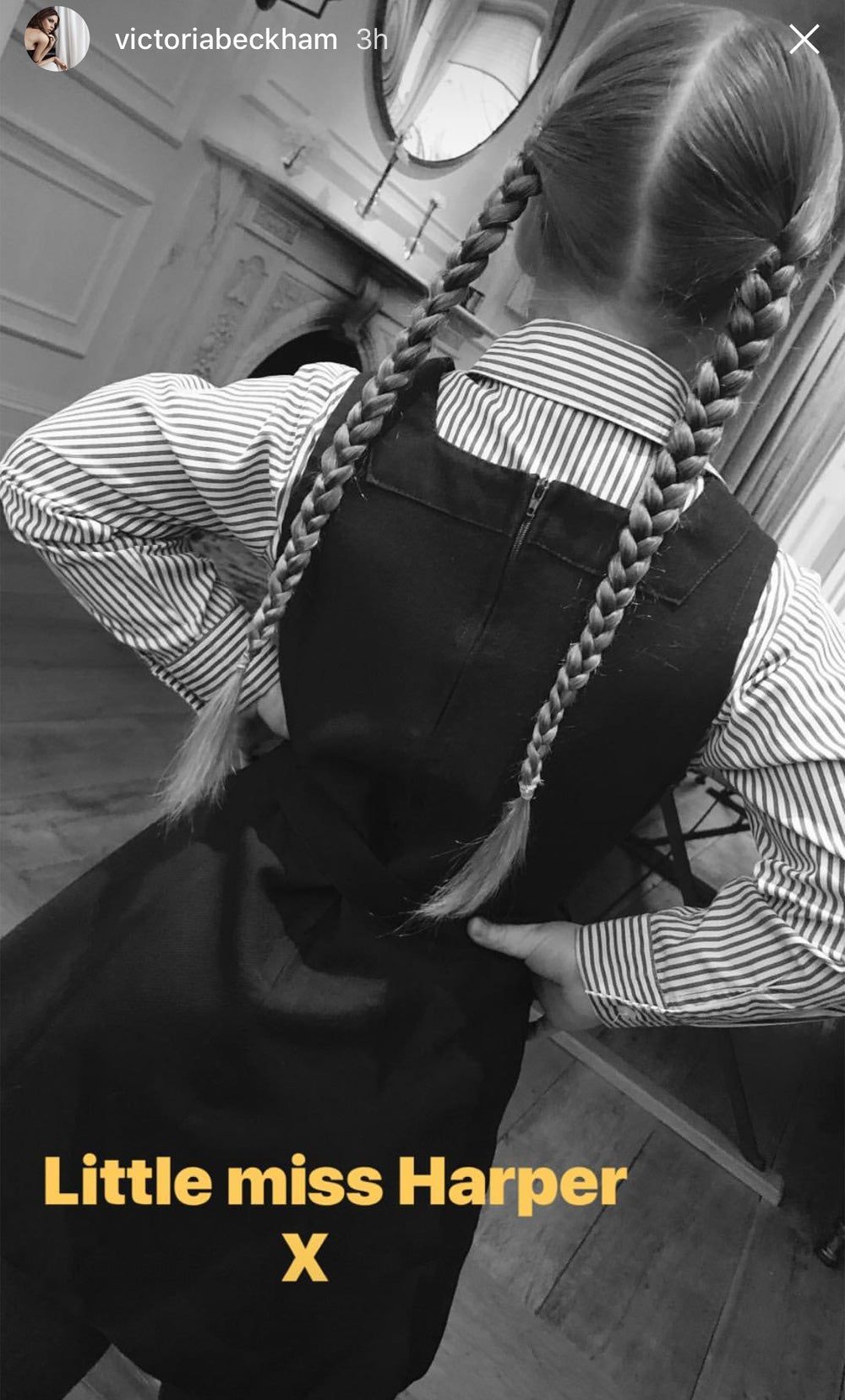 Harper Beckham con trencita