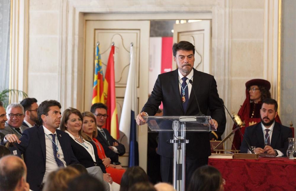 El pacto entre el Partido Popular y Ciudadanos permite a Luis Barcala ser alcalde de Alicante y a Mari Carmen Sánchez ostentar la Vicealcaldía y la portavocía del Gobierno.