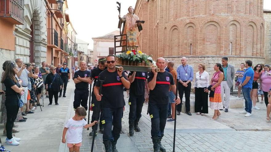 San Lorenzo, el &quot;protector&quot; de los Bomberos de Toro