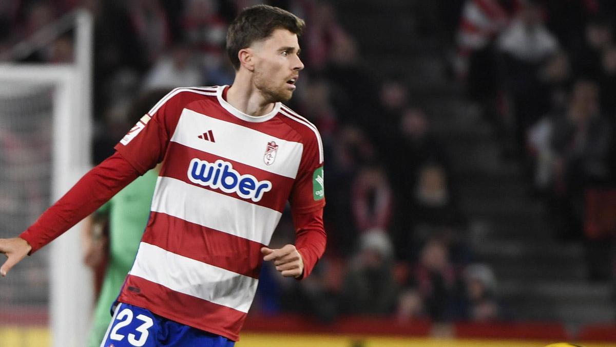 Gumbau, jugador del Granada CF