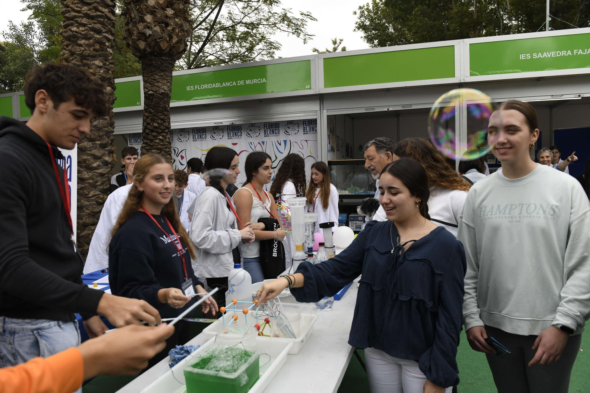 La primera jornada de la Semana de la Ciencia de Murcia, en imágenes
