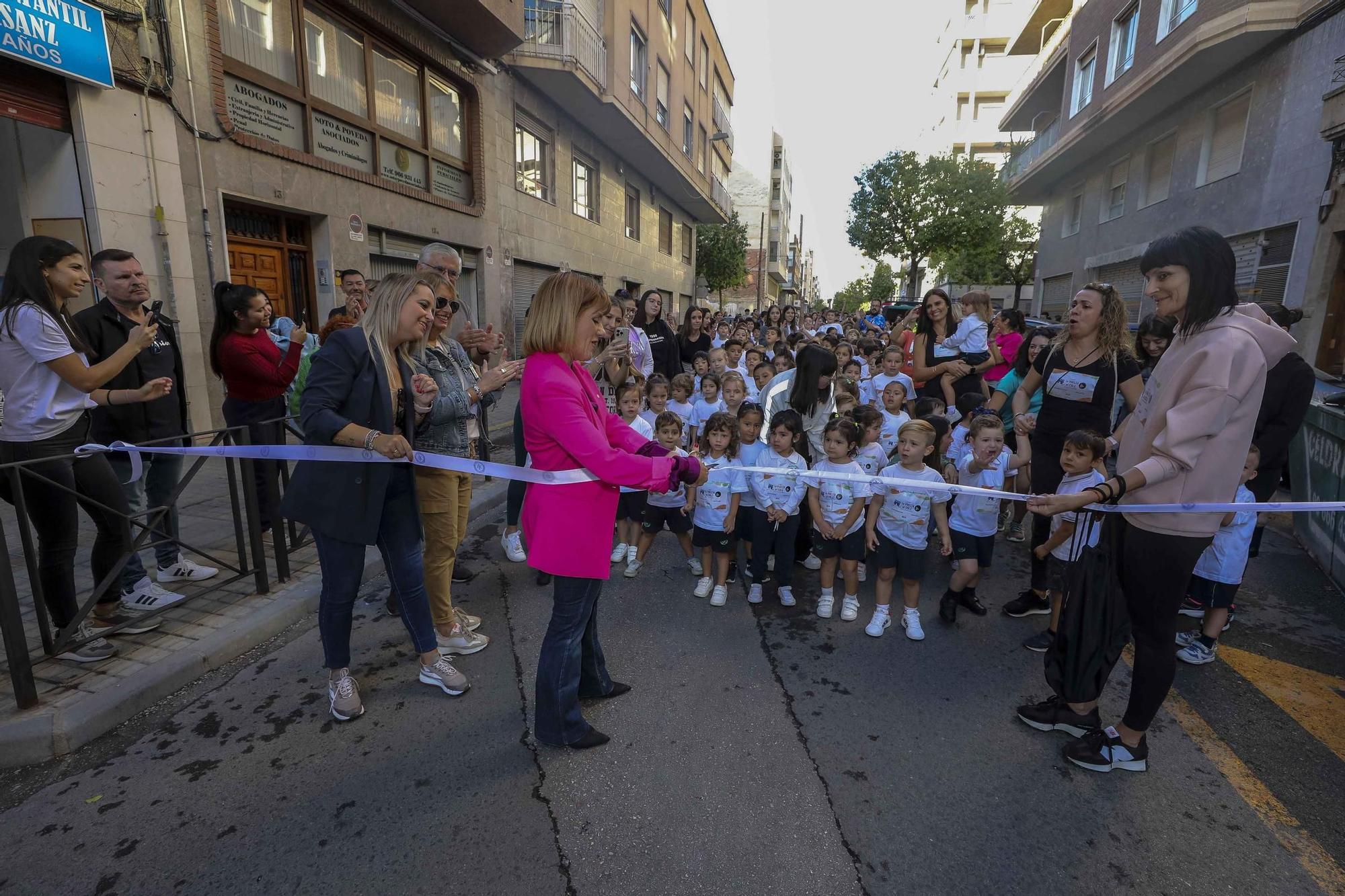 La carrera solidaria contra la leucemia infantil en el colegio San Jose de Calasanz Elche