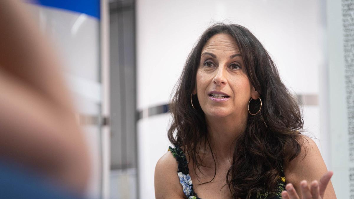 María Oruña durante la entrevista.