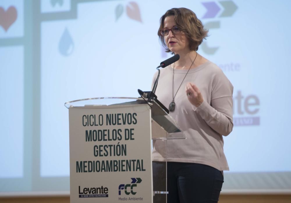 Conferencia de política ambiental de Elena Cebrián en el Club Mercantil