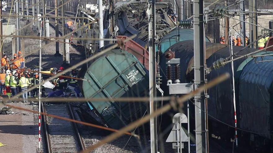 Al menos un muerto y cinco heridos al chocar dos trenes en Luxemburgo