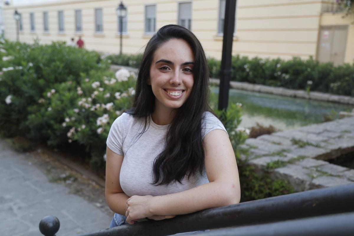 A.J.González Córdoba Sandra CIC Batá Córdoba forma unos 2.000 jóvenes 'nini' al año en sectores con alta demanda empresarial y un 40% sale con un contrato