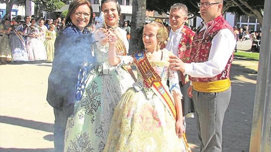 Las charangas y la pólvora toman las calles de Benicarló en la recta final de las fiestas