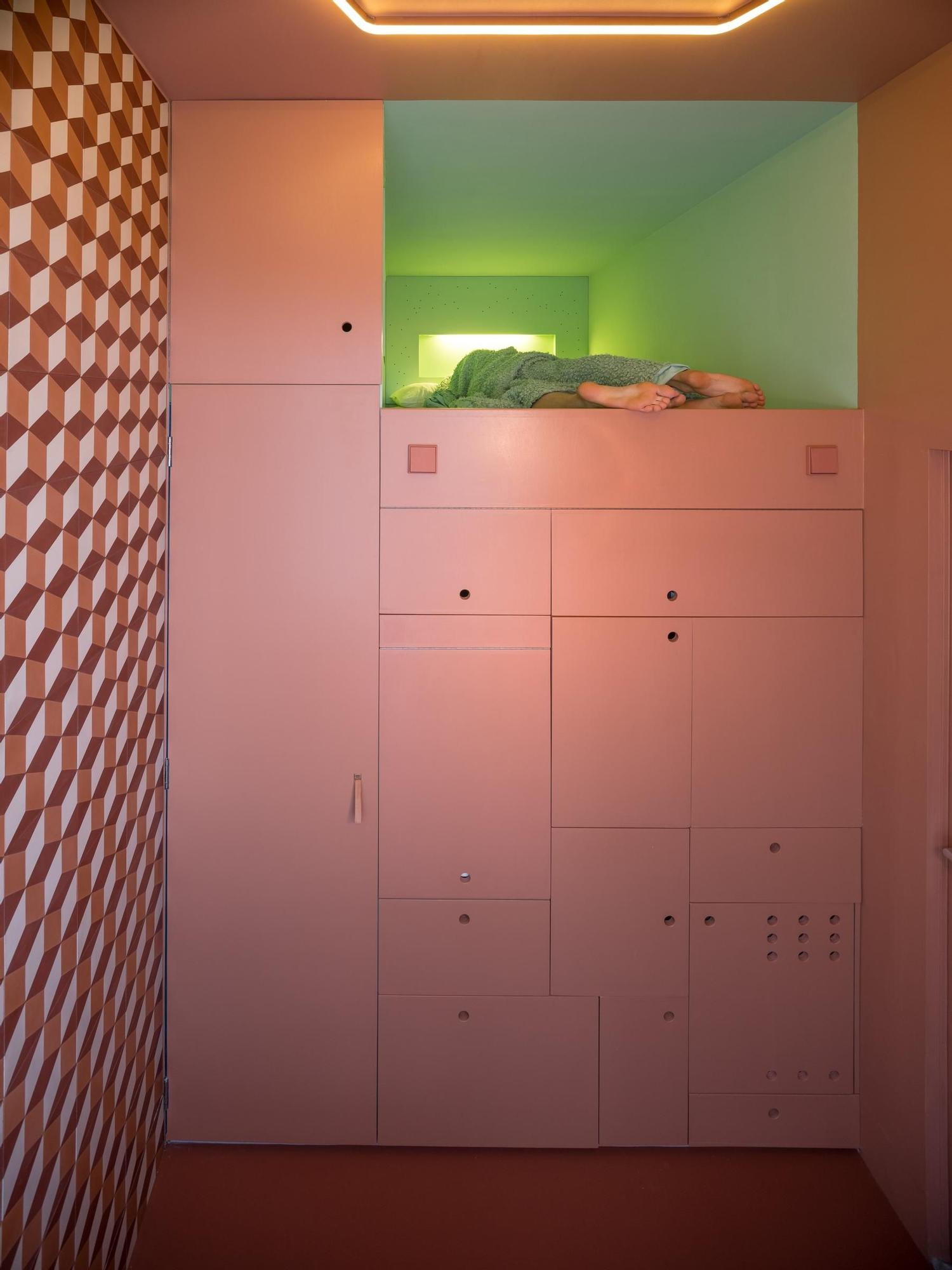 Así es "el apartamento más pequeño del mundo", obra de la arquitecta zaragozana Beatriz Ramo