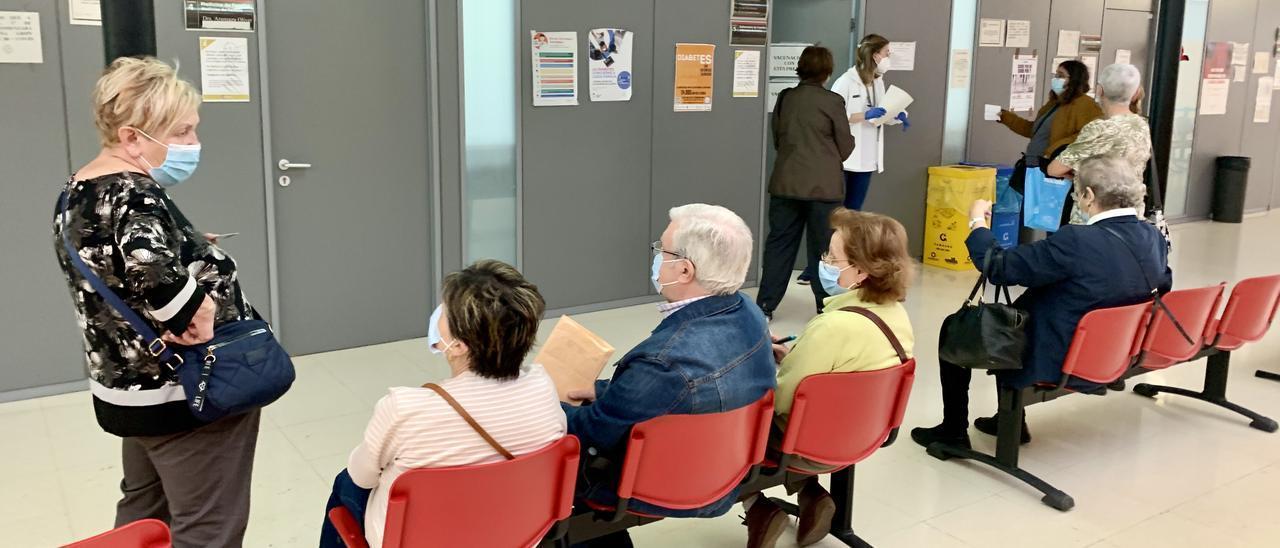 Imagen de archivo de la sala de espera de un centro de salud.