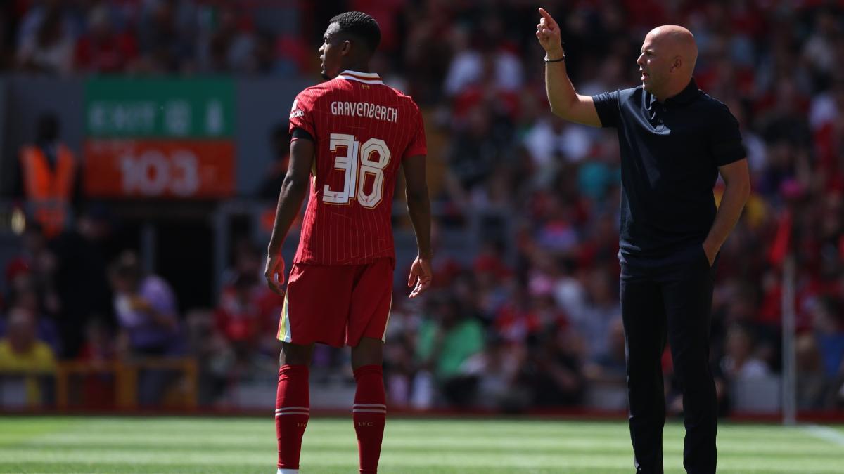 El Liverpool, único equipo Premier sin fichajes