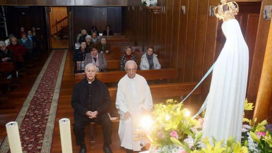 Las celebraciones en honor a la Virgen de Fátima arrancaron ayer con una misa. // Rafa Vázquez