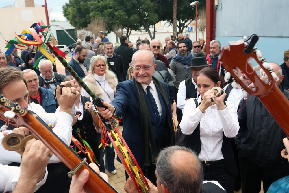 Hasta 26 pandas de verdiales participan en esta edición en la fiesta celebrada en el recinto ferial de Puerto de la Torre