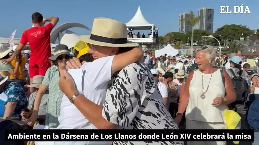 Ambiente en la Dársena de Los Llanos donde León XIV celebrará la misa