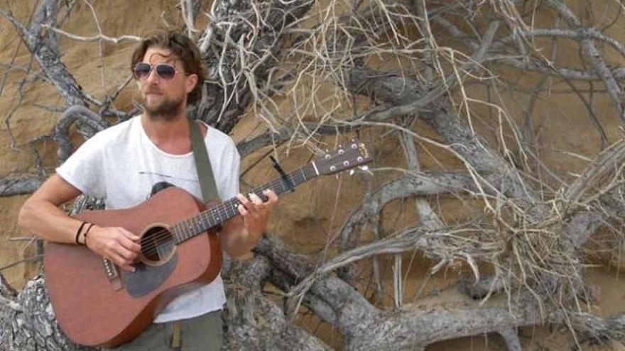 El cantante de folk Erik Göransson en Formentera.