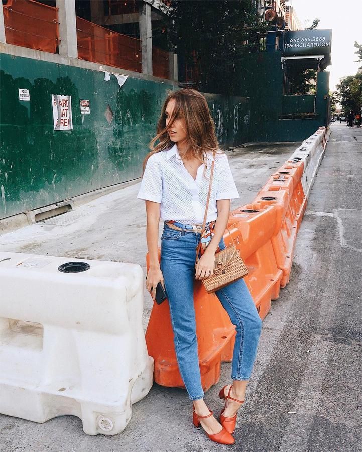 La 'influencer' Grace Villareal opta por el estilo 'mom jeans' más básico