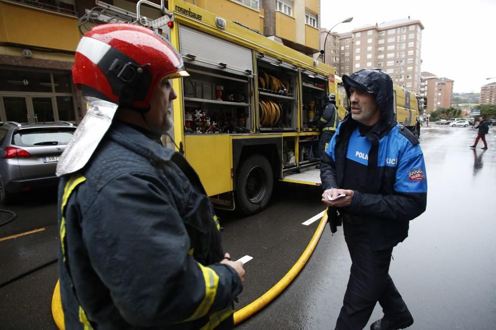 Incendio en un garaje de la calle Doctor Marañón de Avilés