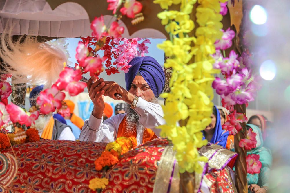 La comunidad Sikh celebra en Torrevieja su desfile