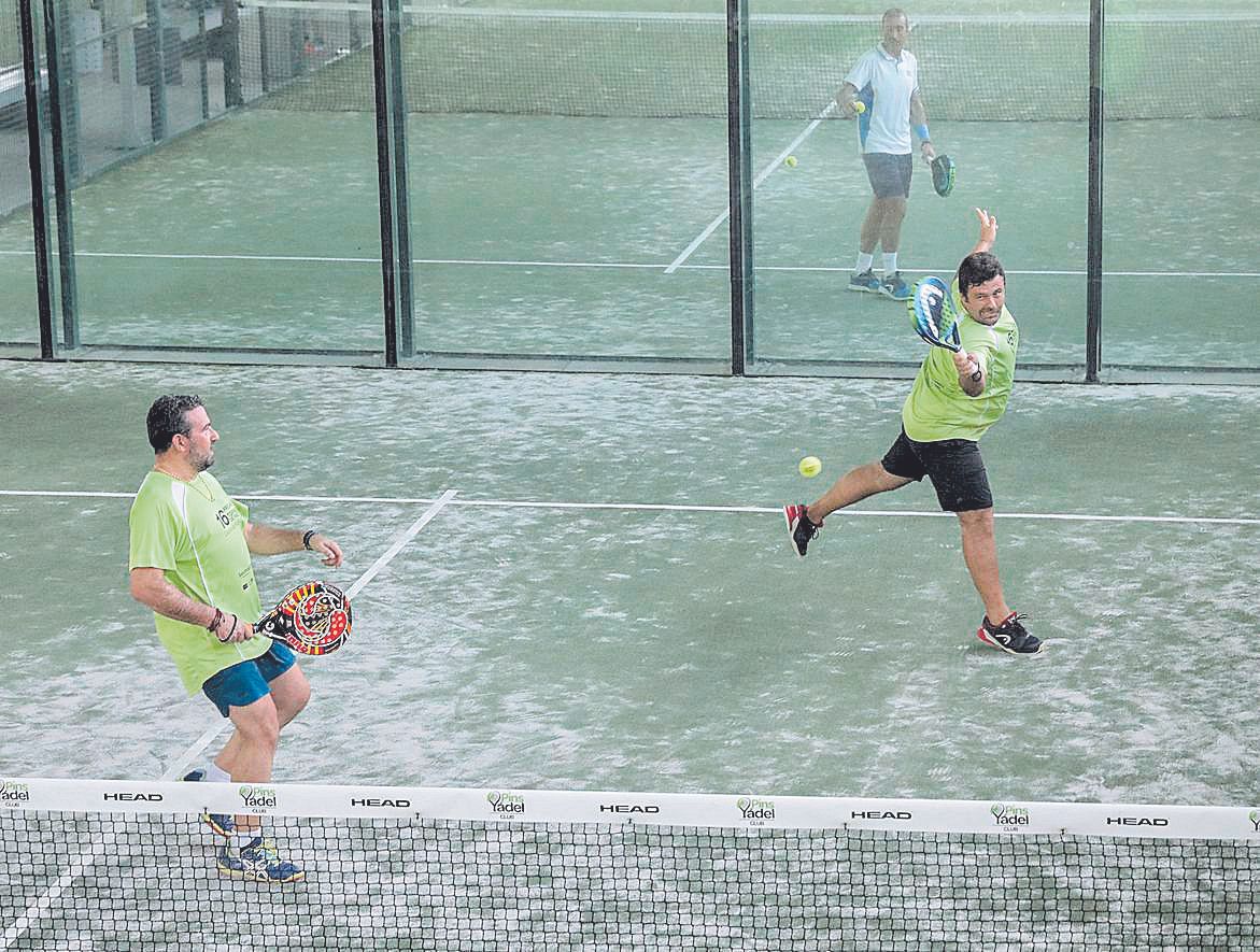 El pádel, un deporte sin techo