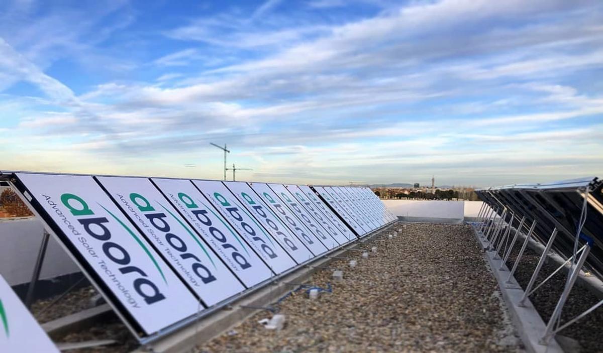 Instalación de paneles de Abora Solar