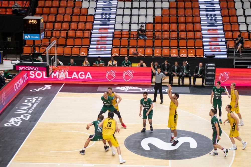 Partido entre el Iberostar y el Unicaja en la fase final de la Liga ACB.